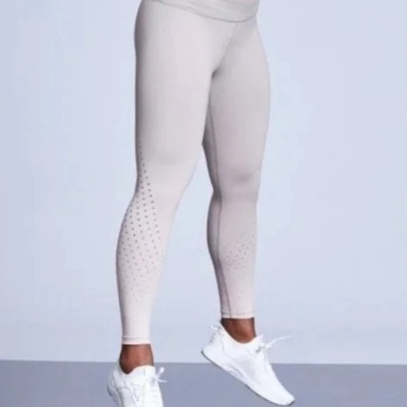 Athleta Pants - Athleta leggings
